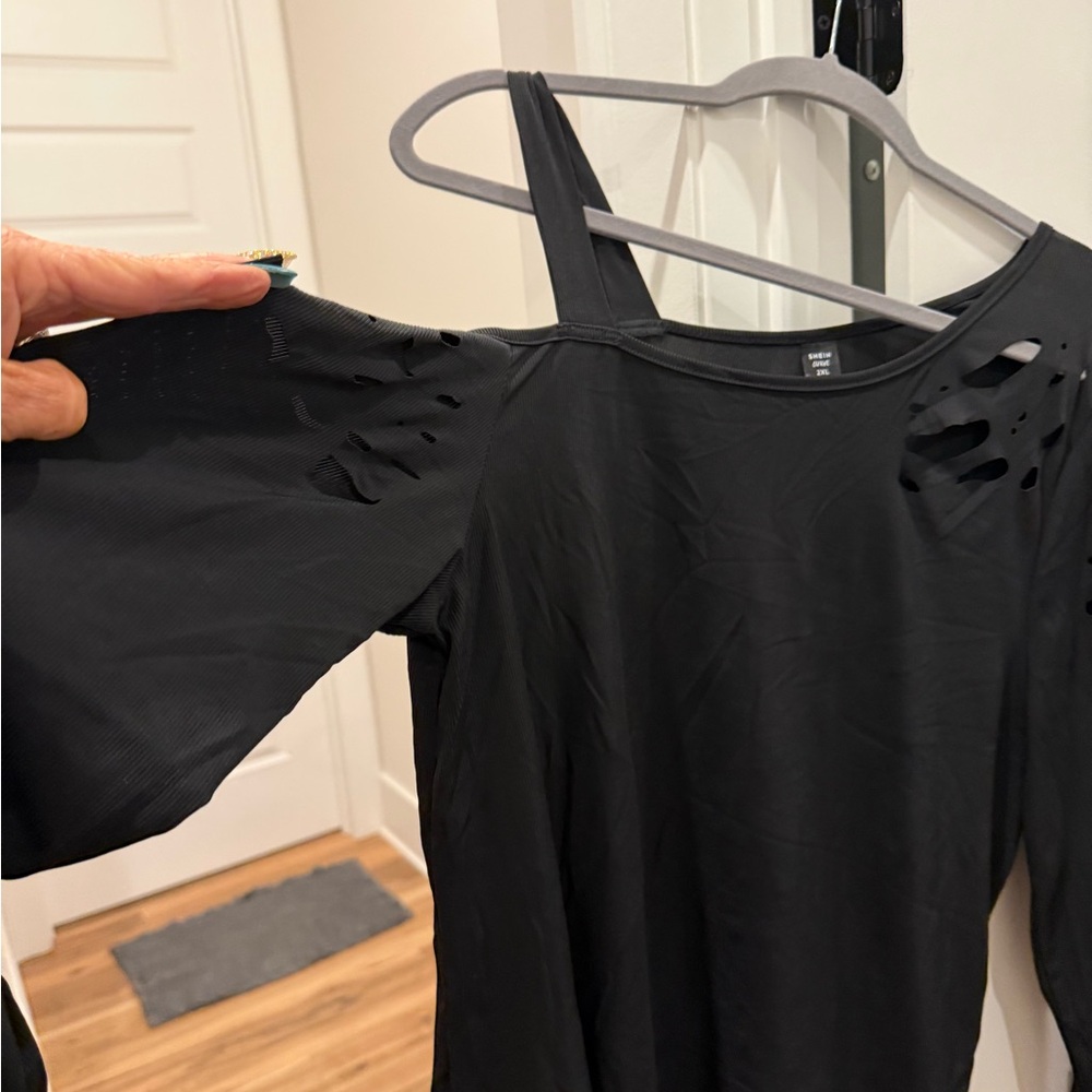 SHEIN Black Curve 2XL Top